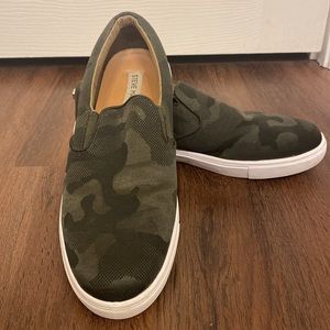 Steve Madden Ecentric Green Camo Slip On Sneakers